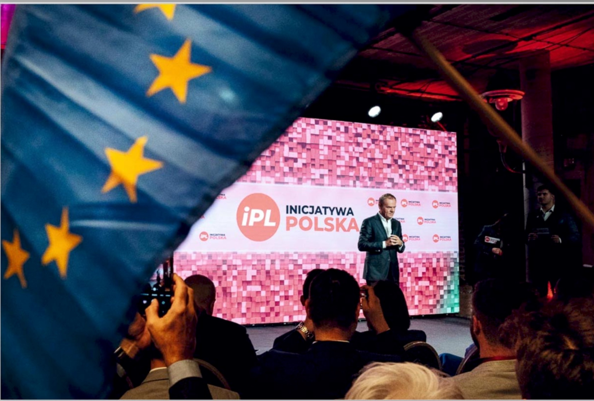 Wystąpienie na scenie konferencji