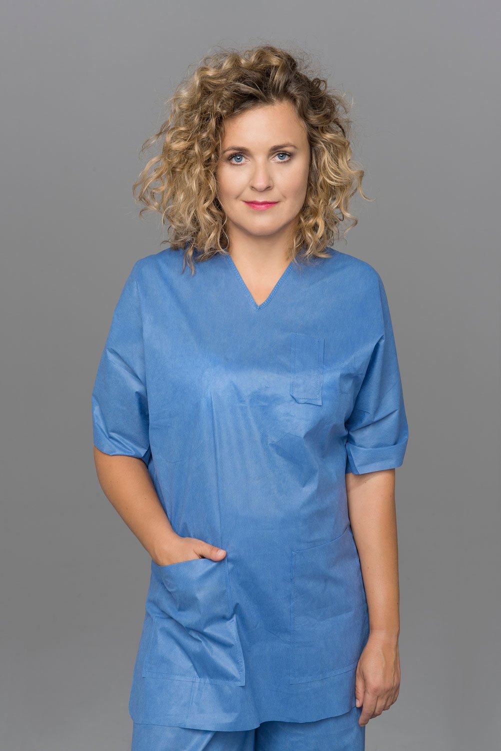 Anna Rulkiewicz — portret w stroju medycznym, LUX MED
