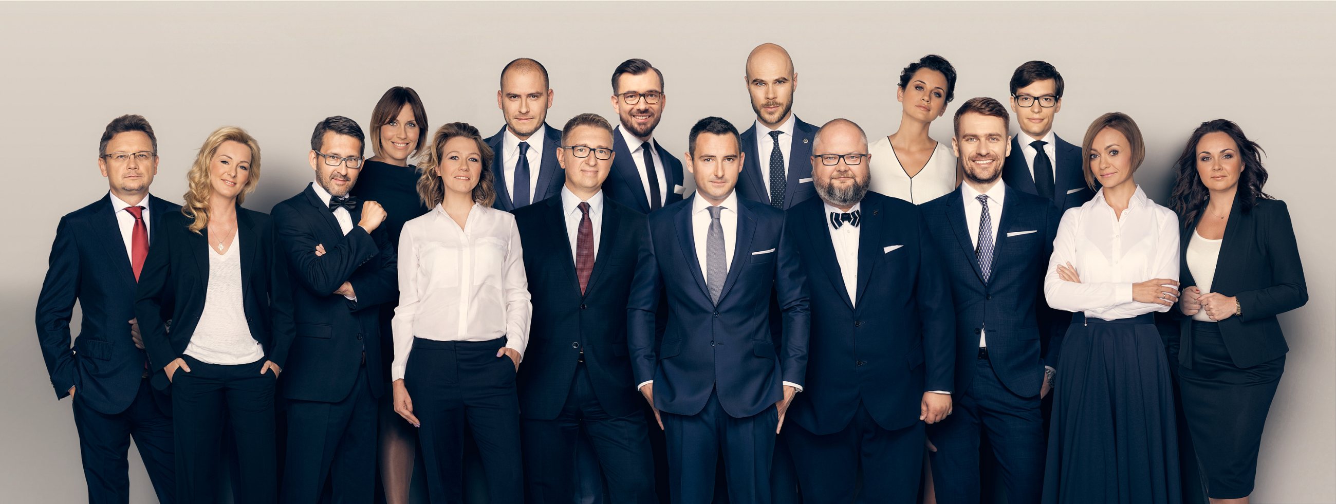 Panorama zarządu i zespołu — zdjęcie grupowe metodą Coolheads